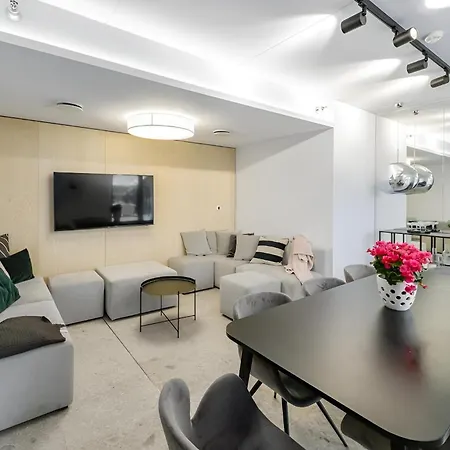דירה Luxury Apartment, Outstanding View, Free Parking טאלין