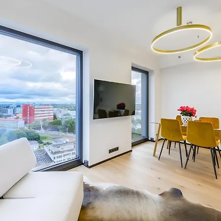 Luxury Apartment, Outstanding View, Free Parking * טאלין