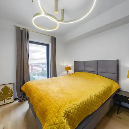 Luxury Apartment, Outstanding View, Free Parking * טאלין